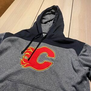 Calgary Flames hoodie size lg NHL Black and Gray Flames Hoodie